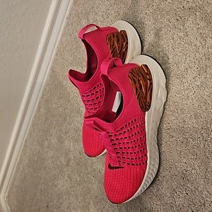 Nike women's phantom react 8